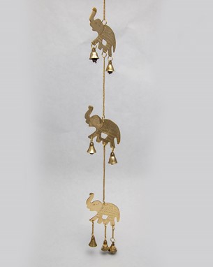Chime W/ 3 Elephants And Bells