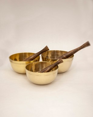 Seven Metal Singing Bowl Set With Mallets