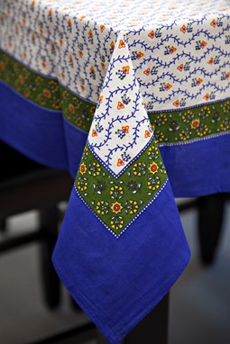 Tablecloth With Small Buti Design