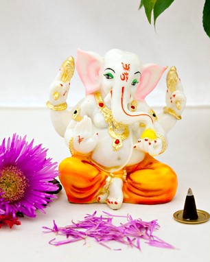 Resin Sitting Ganesha With Stone