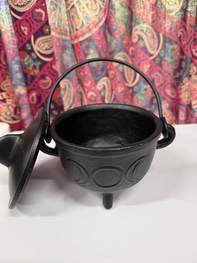 Wholesale Iron Triple Moon Cauldron from India Arts