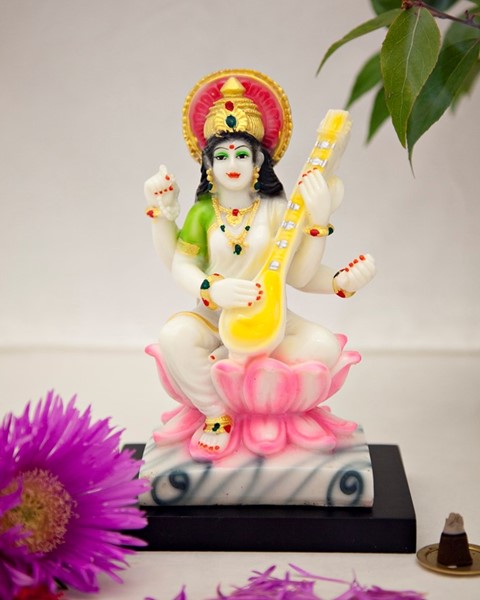 Resin Sitting Saraswati GF167