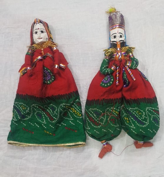 Wood Puppet Set W/ Assorted Clothing PU100
